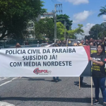 Policiais civis, penais e militares realizam protesto em João Pessoa
