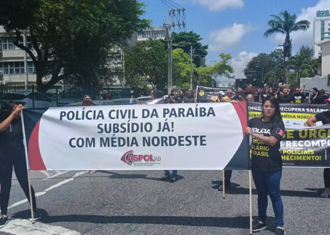 Policiais civis, penais e militares realizam protesto em João Pessoa