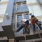 Tecnologia revoluciona limpeza de fachadas em grandes edifícios comerciais